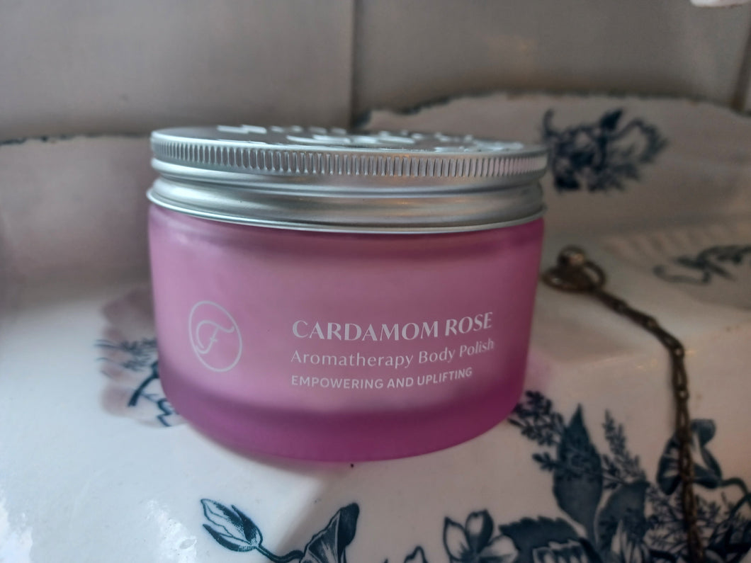 Cardamom Rose suolakuorinta vartalolle 200ml